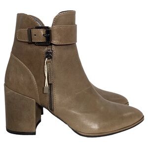 Stuart Weitzman Buckled Leather Ankle Boots